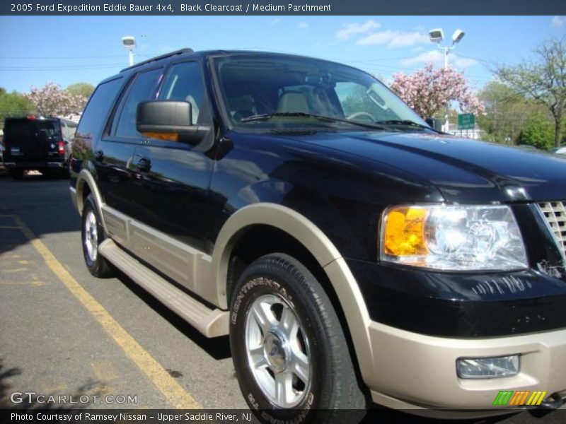 Black Clearcoat / Medium Parchment 2005 Ford Expedition Eddie Bauer 4x4