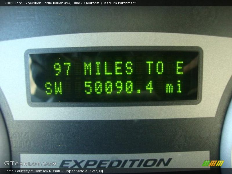 Black Clearcoat / Medium Parchment 2005 Ford Expedition Eddie Bauer 4x4