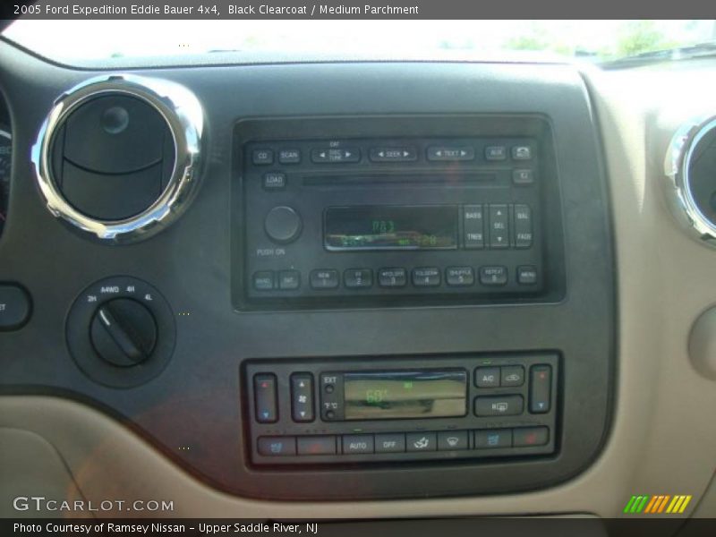 Black Clearcoat / Medium Parchment 2005 Ford Expedition Eddie Bauer 4x4
