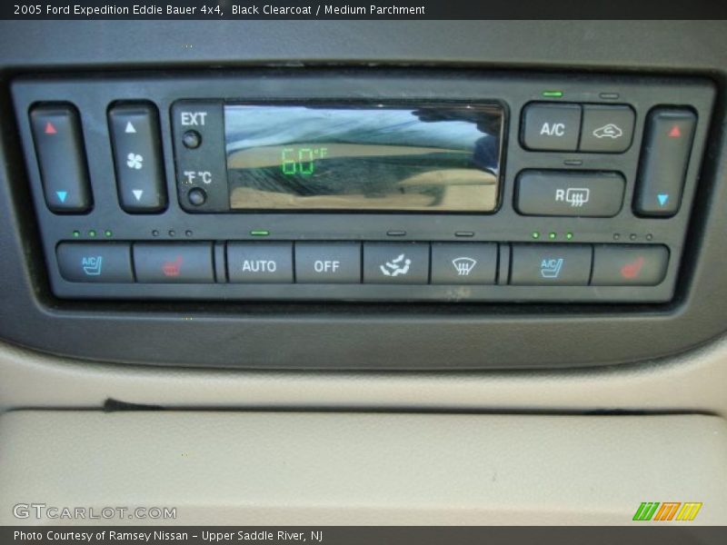 Black Clearcoat / Medium Parchment 2005 Ford Expedition Eddie Bauer 4x4