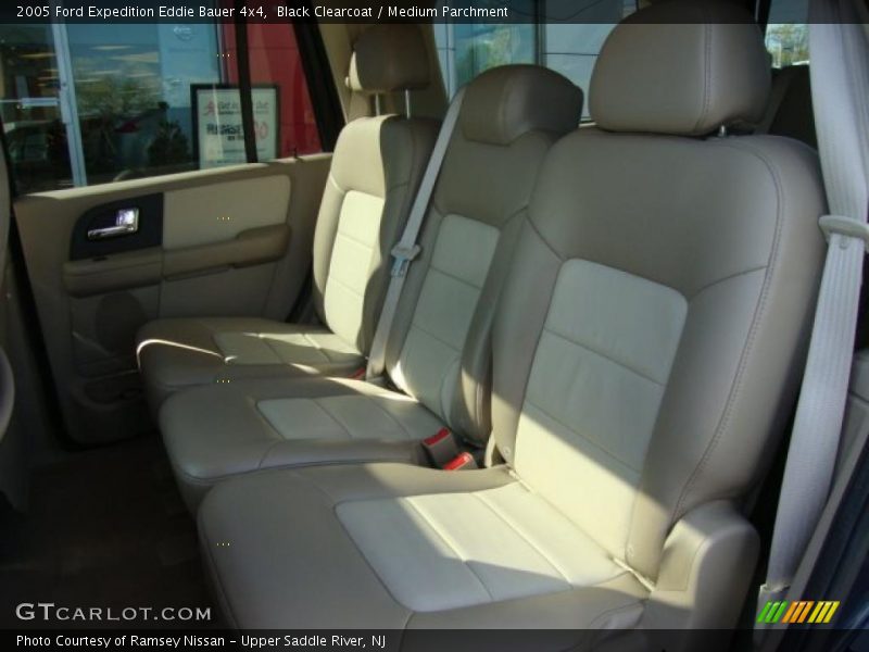 Black Clearcoat / Medium Parchment 2005 Ford Expedition Eddie Bauer 4x4