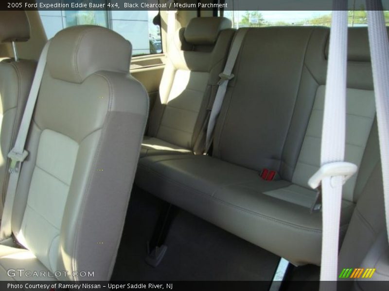 Black Clearcoat / Medium Parchment 2005 Ford Expedition Eddie Bauer 4x4