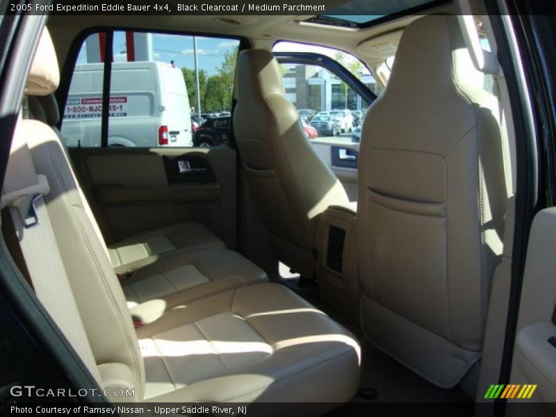 Black Clearcoat / Medium Parchment 2005 Ford Expedition Eddie Bauer 4x4