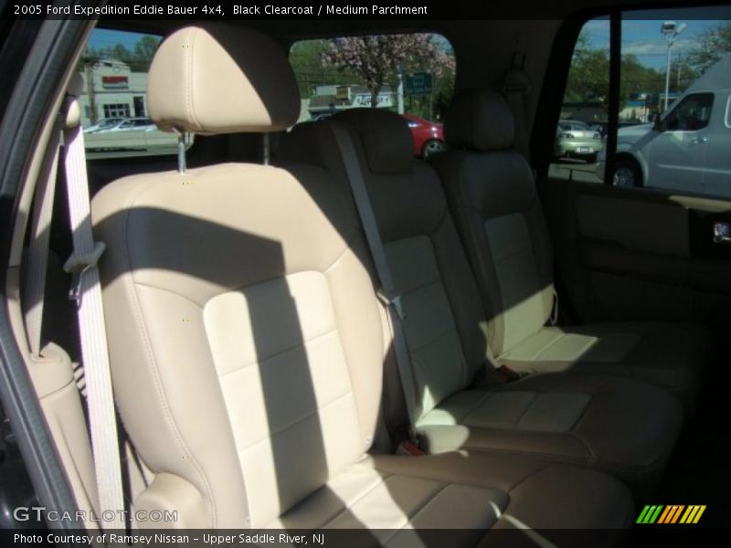 Black Clearcoat / Medium Parchment 2005 Ford Expedition Eddie Bauer 4x4