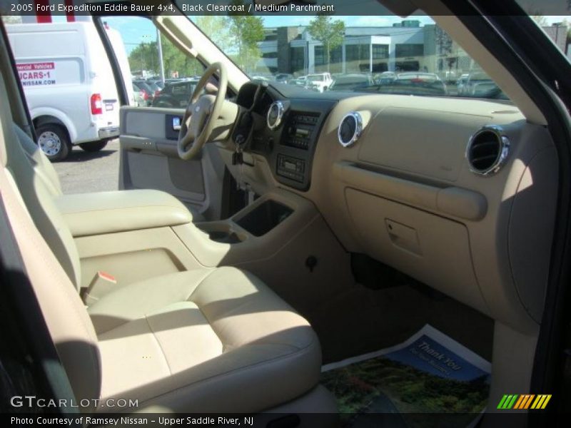 Black Clearcoat / Medium Parchment 2005 Ford Expedition Eddie Bauer 4x4