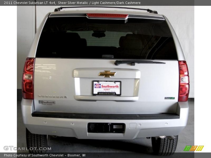 Sheer Silver Metallic / Light Cashmere/Dark Cashmere 2011 Chevrolet Suburban LT 4x4