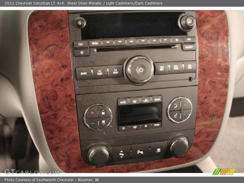 Sheer Silver Metallic / Light Cashmere/Dark Cashmere 2011 Chevrolet Suburban LT 4x4