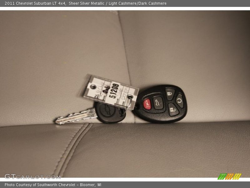 Sheer Silver Metallic / Light Cashmere/Dark Cashmere 2011 Chevrolet Suburban LT 4x4