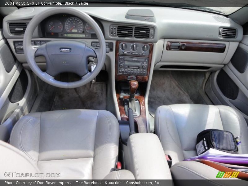 Dashboard of 2001 C70 LT Convertible