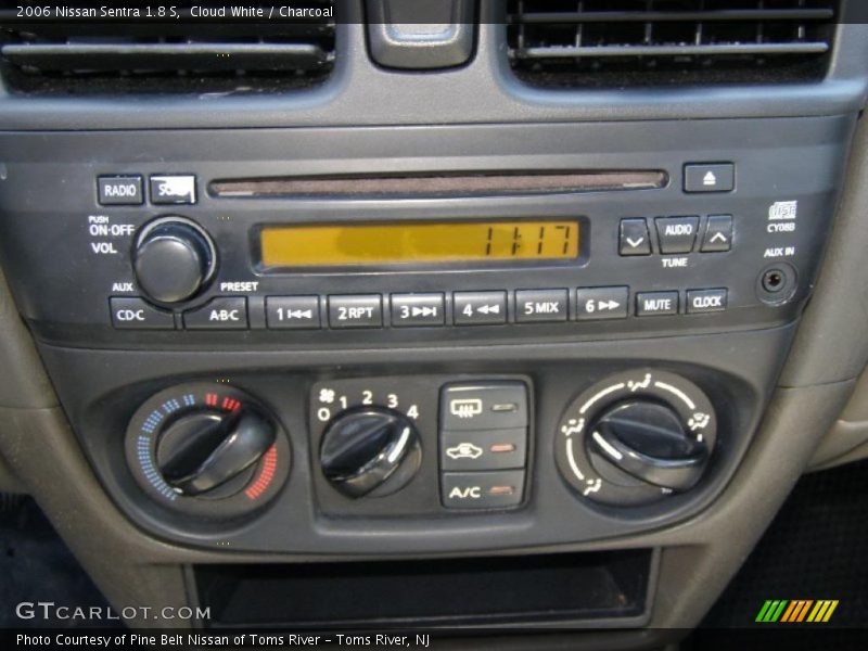 Cloud White / Charcoal 2006 Nissan Sentra 1.8 S