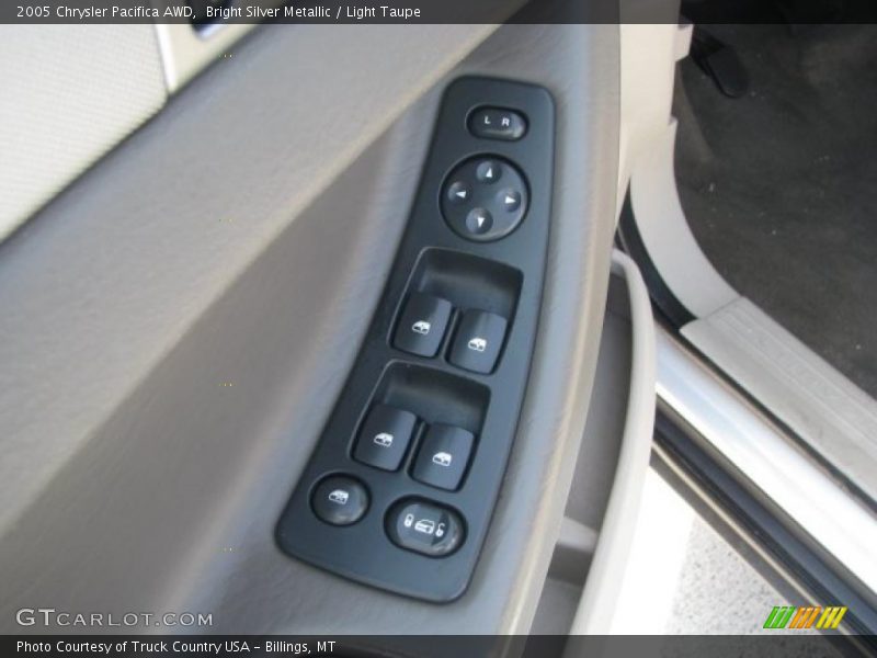 Bright Silver Metallic / Light Taupe 2005 Chrysler Pacifica AWD