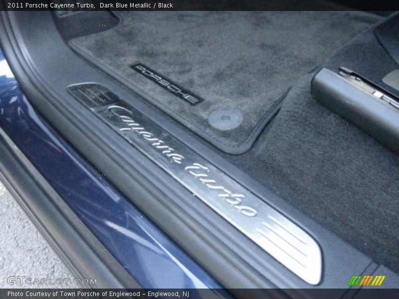 Dark Blue Metallic / Black 2011 Porsche Cayenne Turbo