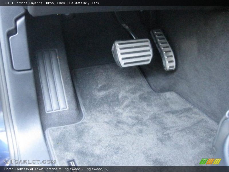 Dark Blue Metallic / Black 2011 Porsche Cayenne Turbo