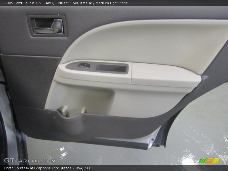 Brilliant Silver Metallic / Medium Light Stone 2009 Ford Taurus X SEL AWD