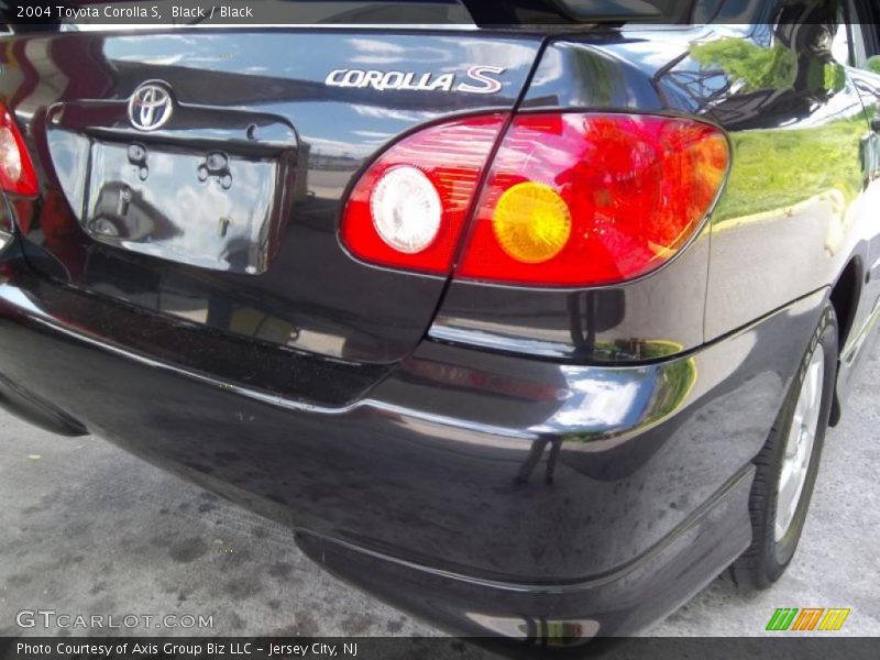 Black / Black 2004 Toyota Corolla S