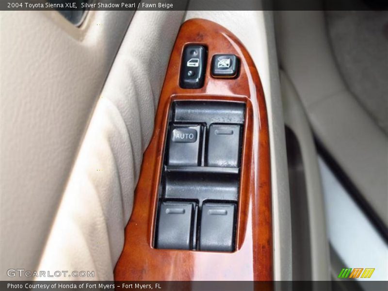 Silver Shadow Pearl / Fawn Beige 2004 Toyota Sienna XLE