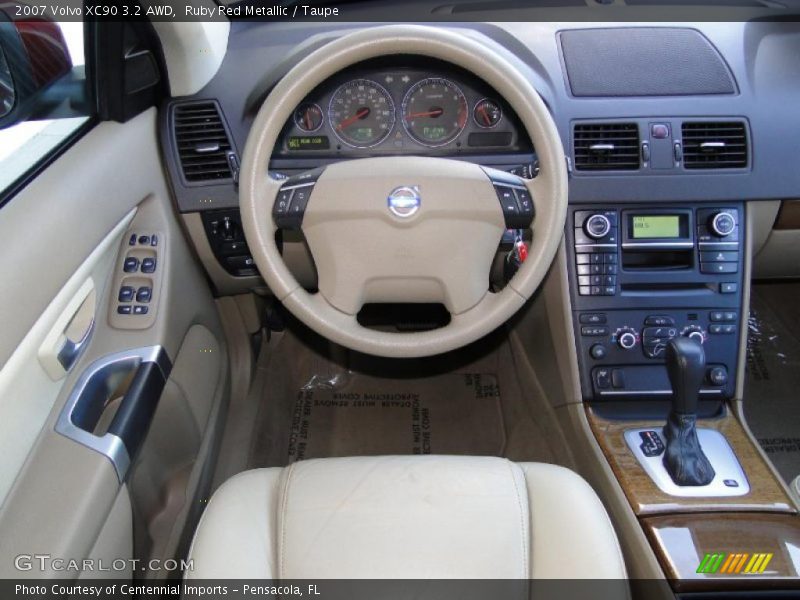 Dashboard of 2007 XC90 3.2 AWD