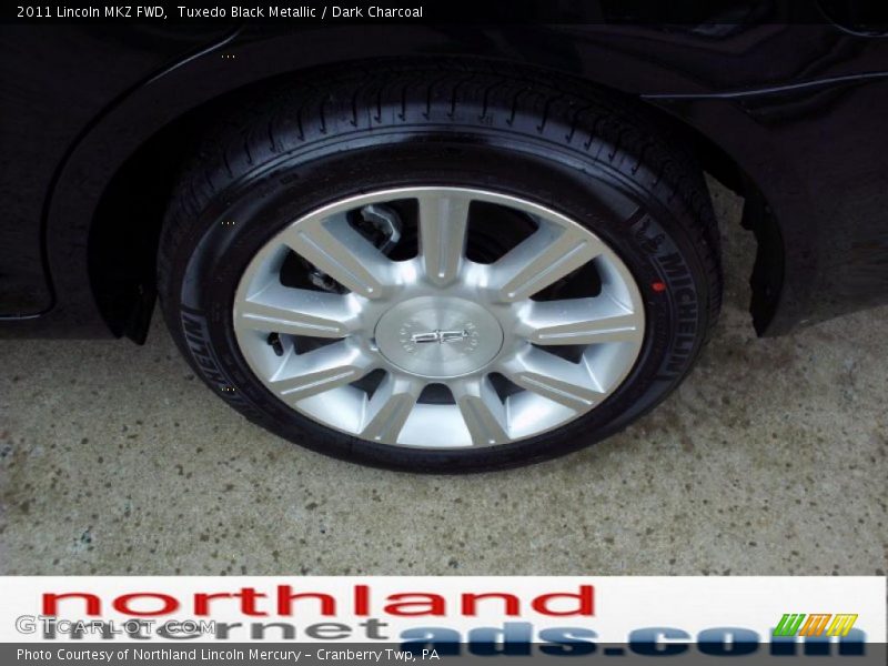 Tuxedo Black Metallic / Dark Charcoal 2011 Lincoln MKZ FWD