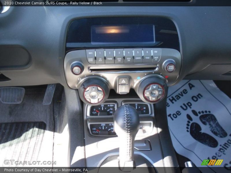 Controls of 2010 Camaro SS/RS Coupe