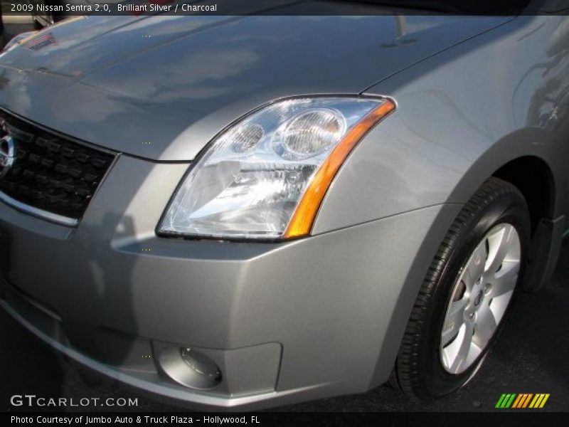 Brilliant Silver / Charcoal 2009 Nissan Sentra 2.0