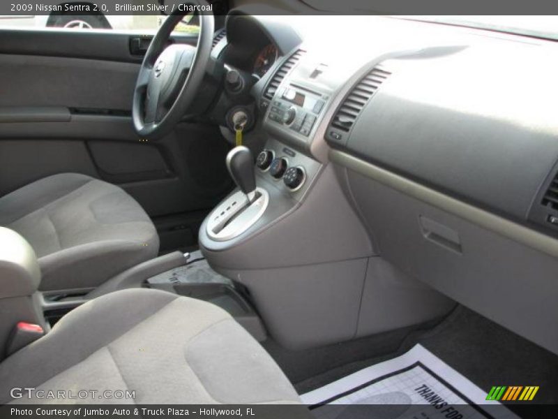 Brilliant Silver / Charcoal 2009 Nissan Sentra 2.0