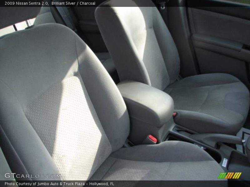 Brilliant Silver / Charcoal 2009 Nissan Sentra 2.0