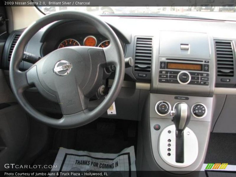 Brilliant Silver / Charcoal 2009 Nissan Sentra 2.0
