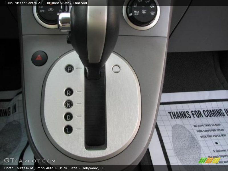 Brilliant Silver / Charcoal 2009 Nissan Sentra 2.0