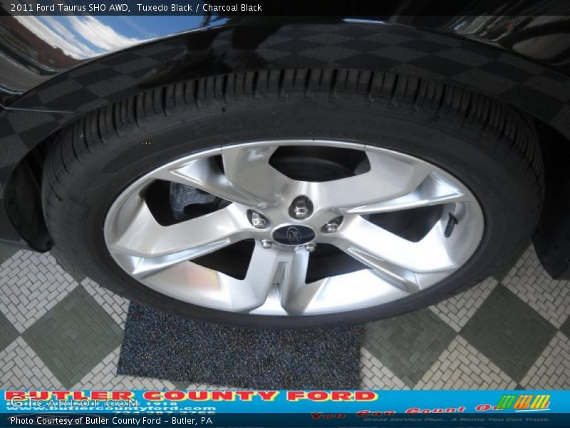 Tuxedo Black / Charcoal Black 2011 Ford Taurus SHO AWD