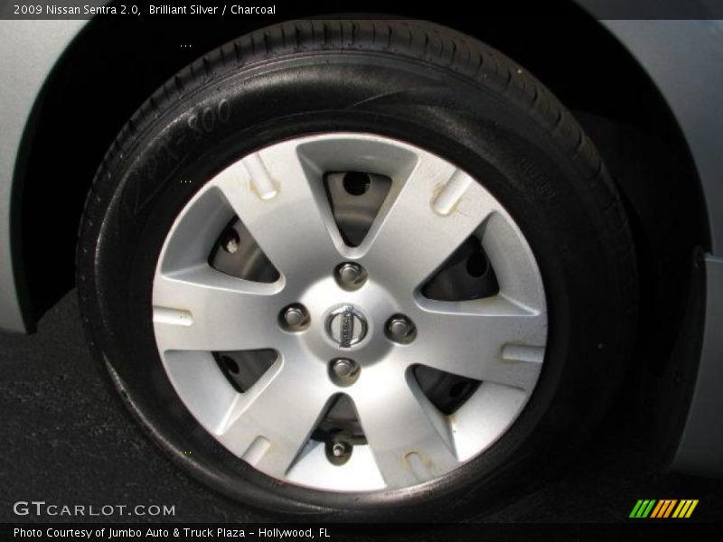 Brilliant Silver / Charcoal 2009 Nissan Sentra 2.0