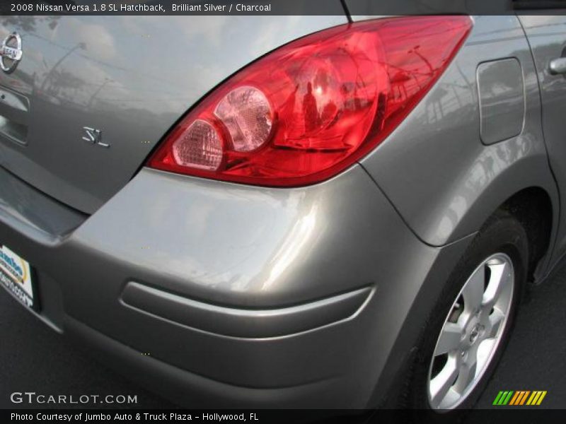 Brilliant Silver / Charcoal 2008 Nissan Versa 1.8 SL Hatchback