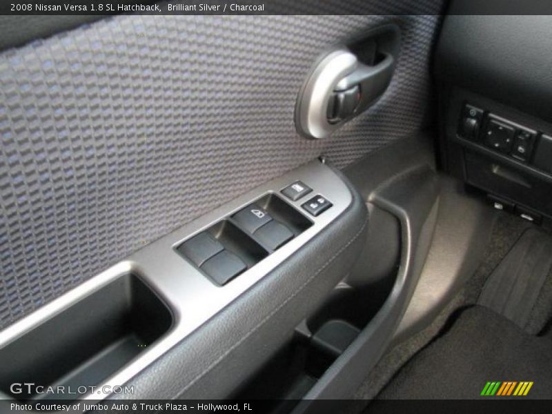Brilliant Silver / Charcoal 2008 Nissan Versa 1.8 SL Hatchback