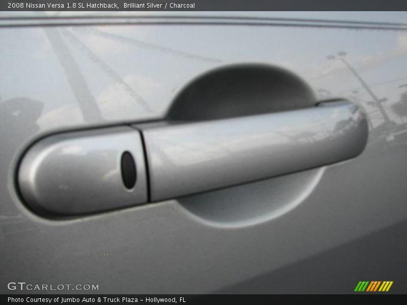 Brilliant Silver / Charcoal 2008 Nissan Versa 1.8 SL Hatchback