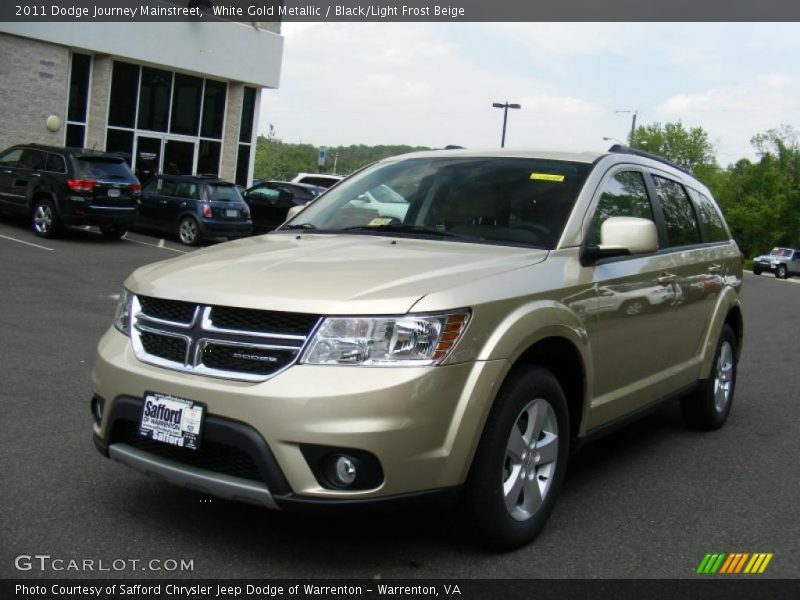 White Gold Metallic / Black/Light Frost Beige 2011 Dodge Journey Mainstreet