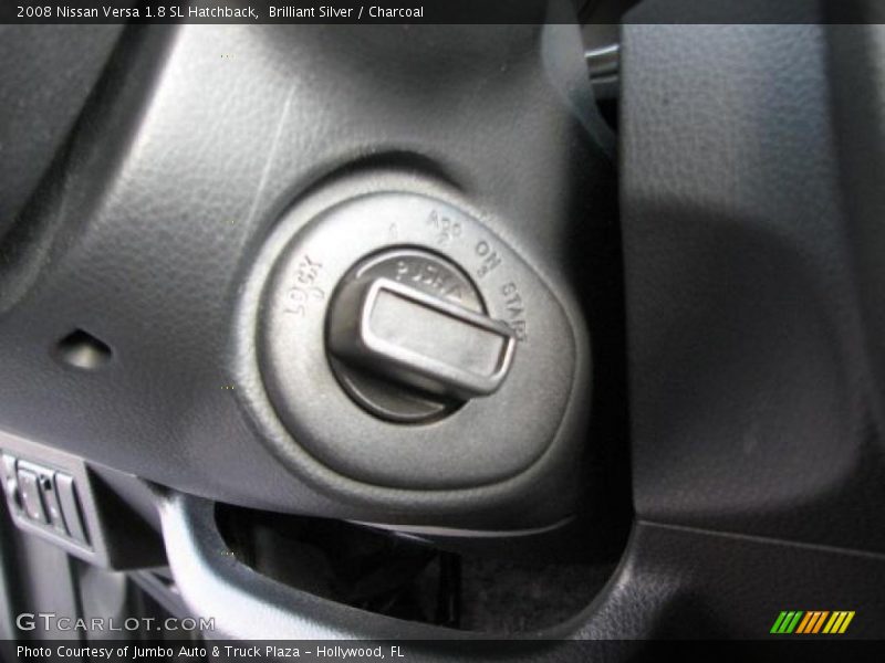 Brilliant Silver / Charcoal 2008 Nissan Versa 1.8 SL Hatchback