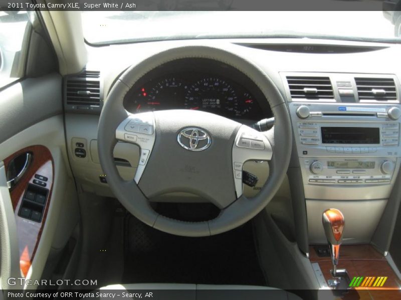 Super White / Ash 2011 Toyota Camry XLE