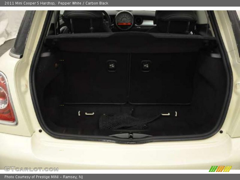 Pepper White / Carbon Black 2011 Mini Cooper S Hardtop