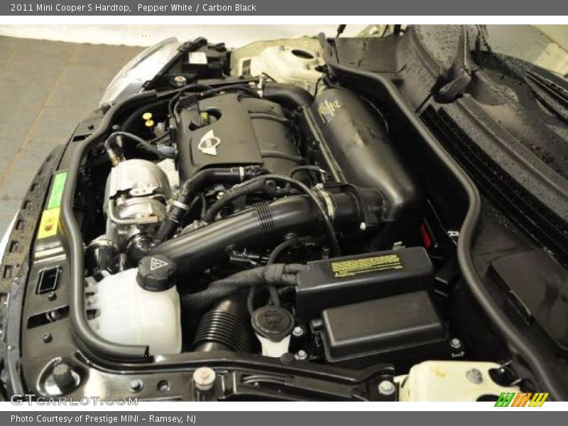 Pepper White / Carbon Black 2011 Mini Cooper S Hardtop