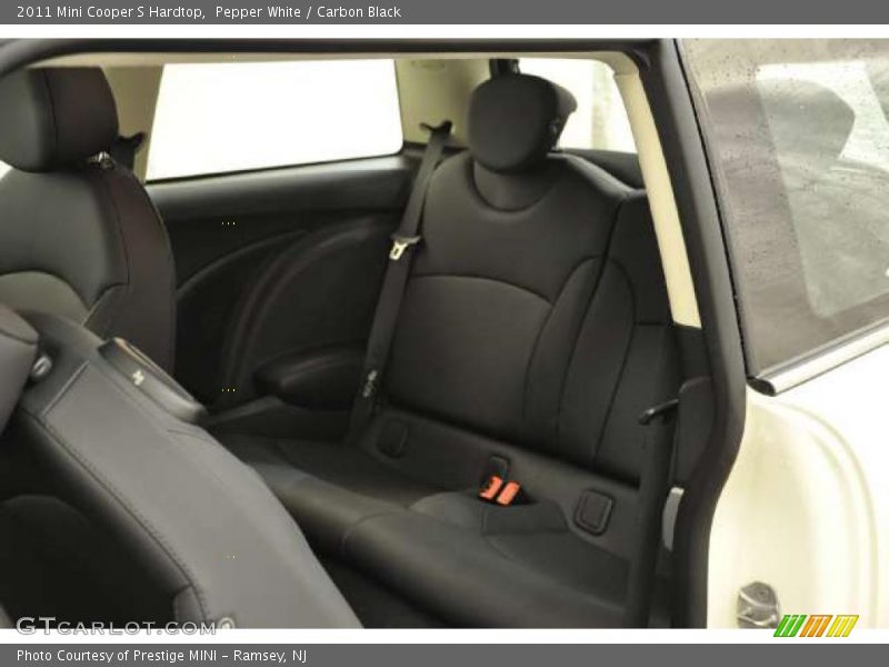 Pepper White / Carbon Black 2011 Mini Cooper S Hardtop