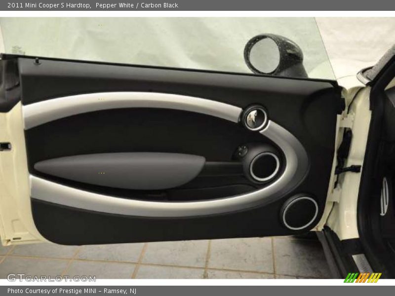 Pepper White / Carbon Black 2011 Mini Cooper S Hardtop