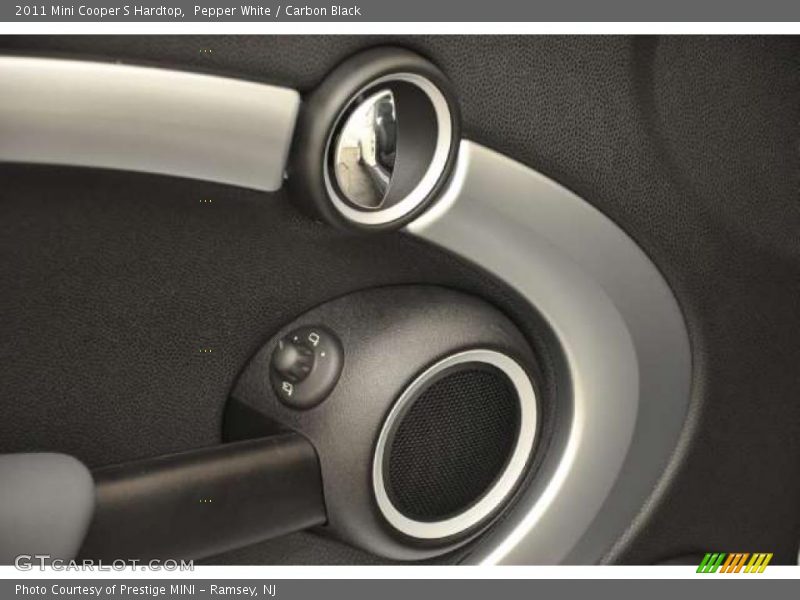 Pepper White / Carbon Black 2011 Mini Cooper S Hardtop