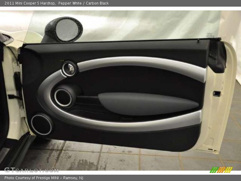 Pepper White / Carbon Black 2011 Mini Cooper S Hardtop