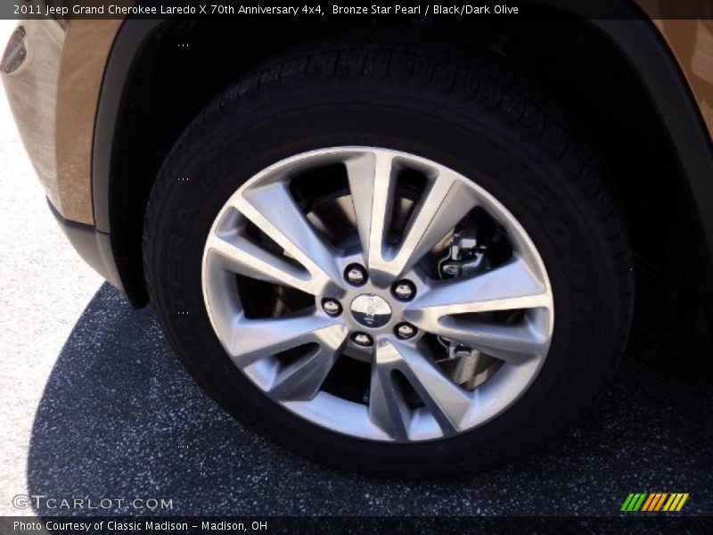  2011 Grand Cherokee Laredo X 70th Anniversary 4x4 Wheel