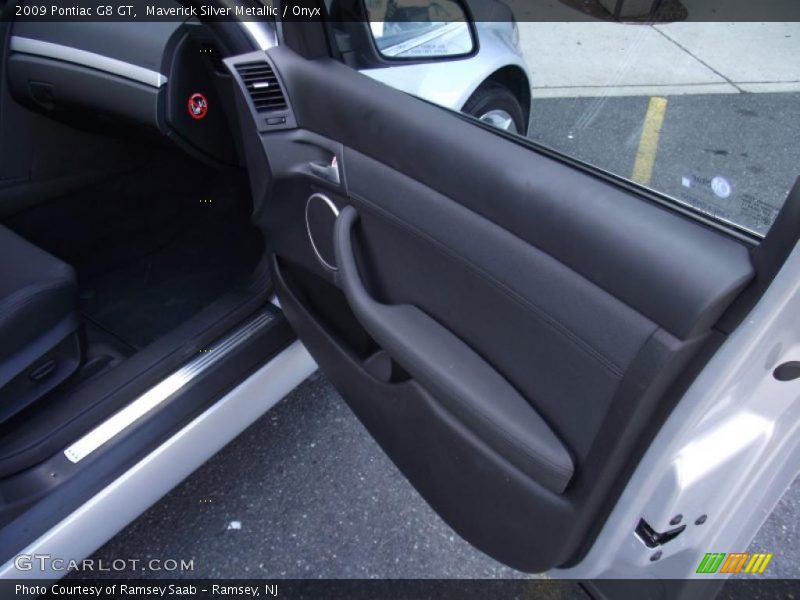 Maverick Silver Metallic / Onyx 2009 Pontiac G8 GT