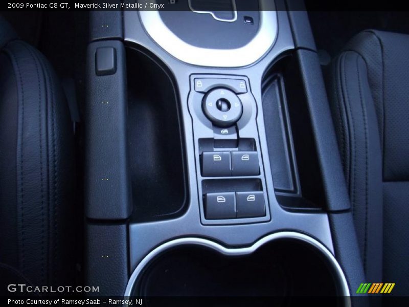 Controls of 2009 G8 GT