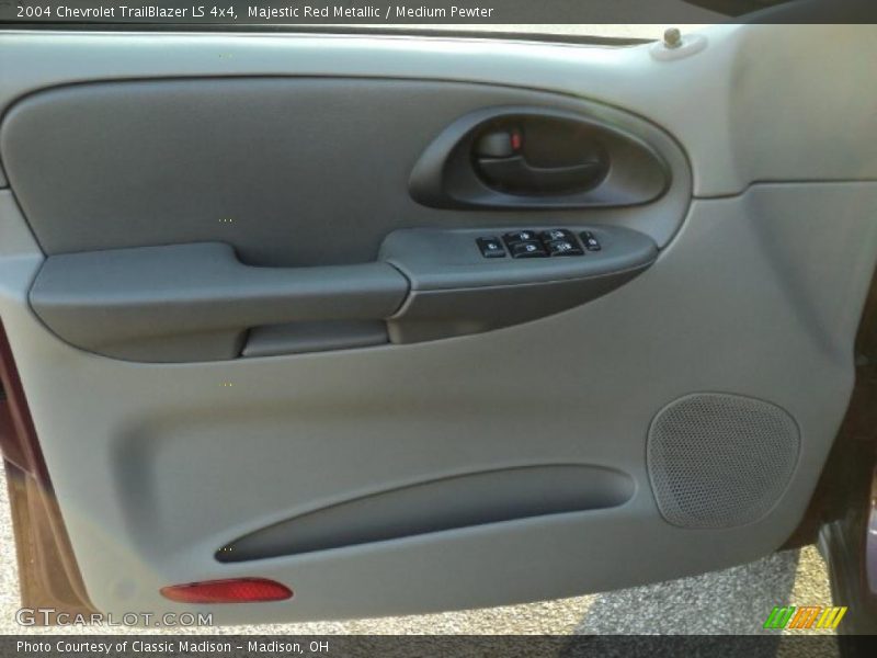 Majestic Red Metallic / Medium Pewter 2004 Chevrolet TrailBlazer LS 4x4
