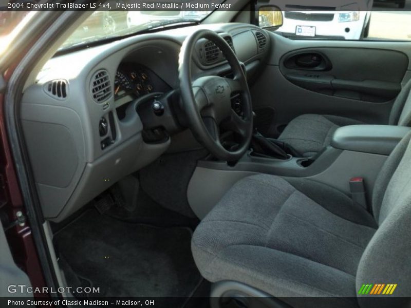 Majestic Red Metallic / Medium Pewter 2004 Chevrolet TrailBlazer LS 4x4