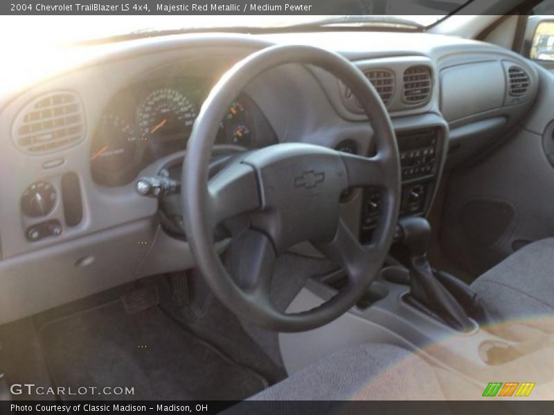 Majestic Red Metallic / Medium Pewter 2004 Chevrolet TrailBlazer LS 4x4