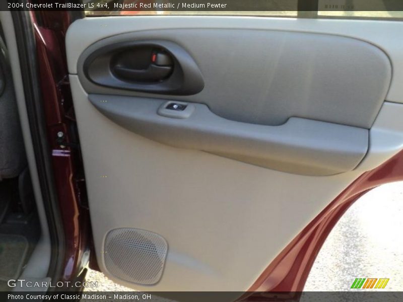 Majestic Red Metallic / Medium Pewter 2004 Chevrolet TrailBlazer LS 4x4