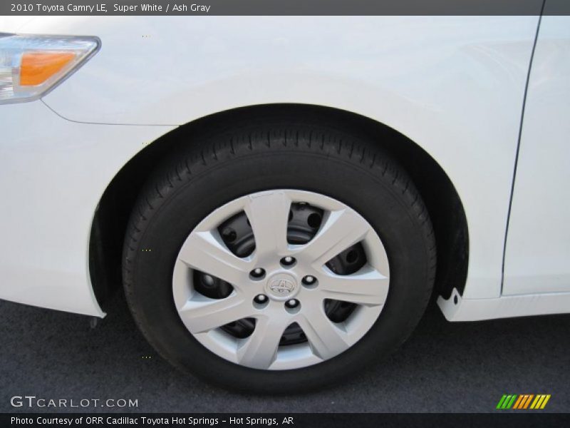 Super White / Ash Gray 2010 Toyota Camry LE
